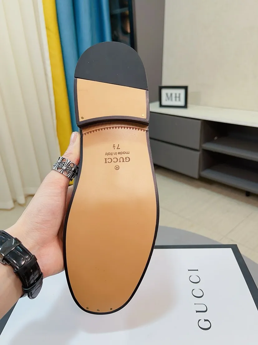 Men's shoes 💰580🌸🌸【GUCCI】 (High-end Niuli) New 🍀Gucci* - top version Gucci classic casual leather shoes! It is made of imported original cowhide and has a comfortable first layer of cowhide lining! Original wear-resistant rubber outsole! High quality products! Code number 38-44!